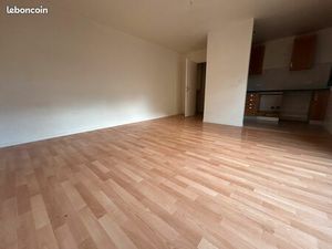 À louer : Appartement 2 pièces de 49 m² à Villeneuve-Saint-Georges