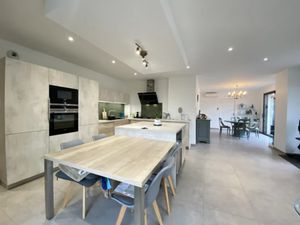 Vente appartement 4 pièces 115 m² à Saint-Etienne (42000)  485 000 €