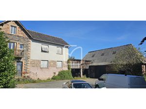 Corps de ferme divers batîments agricole+ maison d'habitatio