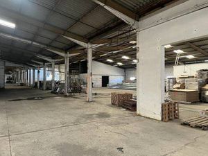 Local d'activités à vendre