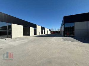 Unité PME de 324 m² nouvellement construite à 1 km de l'a...