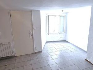Location appartement 1 pièce 25 m² à Pourcieux (83470)  488 €