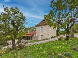 Maison en pierre avec grand terrain à Montaigu-de-Quercy