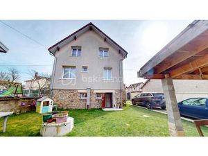 Maison familiale rénovée avec soin et confort- 4 chambres - sous-sol aménagé - dépendances