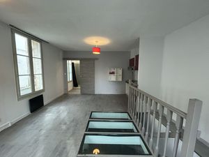 A LOUER APPARTEMENT STUDIO dans CREON Centre