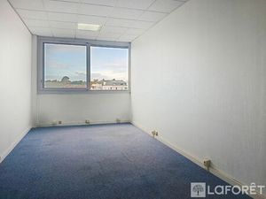 Villenave d'Ornon rocade (sortie 18) : bureau individuel 27 m²