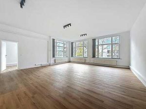 CEE/ SCHUMAN: magnifiques bureaux de 650m2