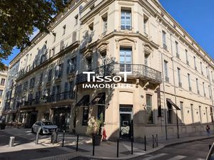 Vente locaux professionnels 207 m² à Nimes (30000)  537 420 €