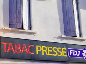 Vente locaux professionnels 3 pièces 160 m² à Solesmes (59730)  138 000 €