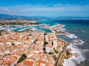 Vente locaux professionnels 45 m² à Antibes (06600)  46 000 €