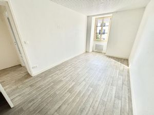 Location appartement 2 pièces 48 m² à Saint-Junien (87200)