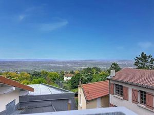 Vente immeuble 5 pièces 348 m² à Châteaugay (63119)  439 000 €