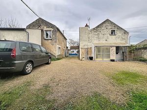 Vente immeuble 8 pièces 160 m² à Doué-en-Anjou (49700)  242 500 €