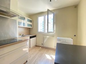Location appartement 4 pièces 63 m² à Saint-Etienne (42000)  650 €