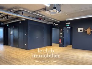 Bureau de 88m2 Loire-République