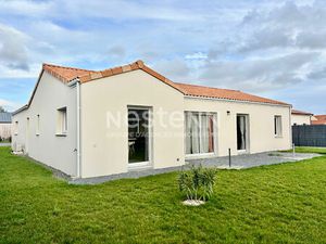 A vendre - Maison récente de 2024 avec espace professionnel et jardin - 5 pièces - 128m² -