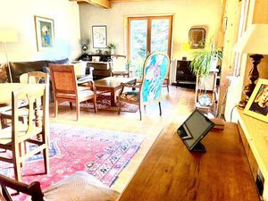 La tranquilitée assurée dans cette maison sans vis à vis  au calme