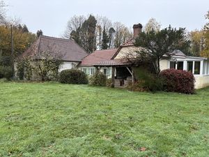 PROPRIETE AVEC PISCINE PROCHE POMPADOUR