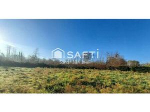 Beau terrain constructible d’environ 5500m² à Louchats  libre de tout constructeur et pré-