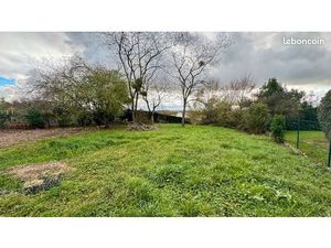 Terrain 1009 m² Montberon