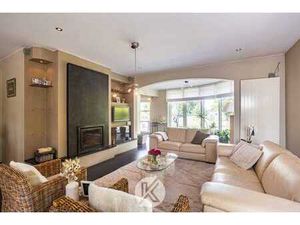 Tijdloze  elegante villa op ruim perceel