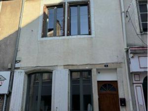 F3 2chambres avec cour commune plein centre dans une impasse calme