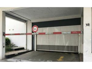 Loue place citadine ou 2 roues garage de l’Europe
