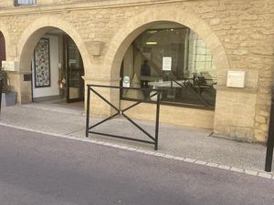 Location locaux professionnels 55 m² à Vers-Pont-du-Gard (30210)  480 €