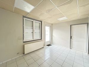 Location locaux professionnels 160 m² à Le Cateau-Cambrésis (59360)  1 100 €