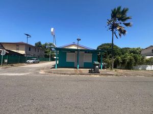 Location locaux professionnels 101 m² à Kourou (97310)  2 000 €