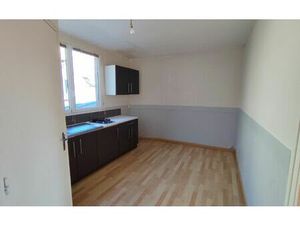 Location appartement  35 m² T-1 à Landivisiau  450 €