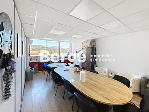 Location locaux professionnels 170 m² à Grasse (06130)  2 917 €