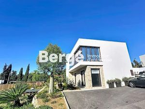 Location locaux professionnels 36 m² à Grasse (06130)  800 €