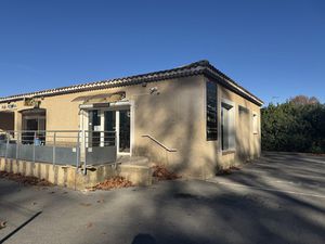 LEZAN proche centre ville beau local commercial