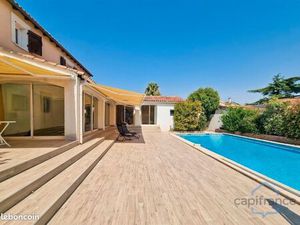 Maison 8 pièces 222 m²