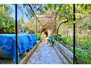 Maison - Secteur Boileaux - 110m2 - Rénovation à prévoir - Garage - Plan de cuques 13380