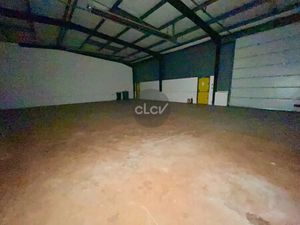 Local 430 m² 69120 VAULX EN VELIN