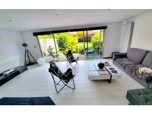 TRES BELLE MAISON SEMI-INDIVIDUELLE AVEC JARDIN  au cœur du village - 3 CHAMBRES + COMBLES