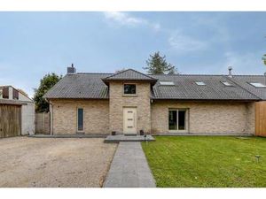 Gerenoveerd huis met 4 kamers te koop in Waregem