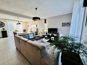 Maison de 100 m² à Villeperdue