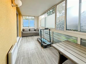 Exclusivité Appartement Type 2 de 50 m2 avec terrasse véranda et place de parking Marseill