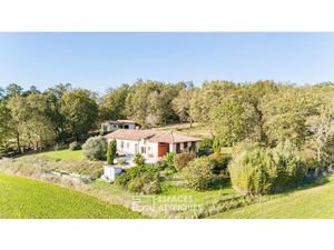 Ferme rénovée avec piscine et studio indépendant à 20 minutes de Montauban