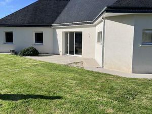 BEGARD  dans lotissement calme  une maison de plein pied