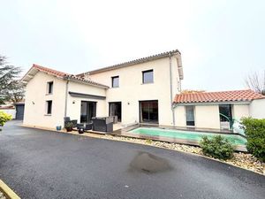 Maison de 7 pièces de luxe en vente à Veauchette  Auvergne-Rhône-Alpes
