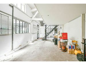 Paris 18 - BUREAUX / ATELIER À RÉNOVER ? 76 m² au sol (59.50 m² loi Carrez) ? PASSAGE CALM