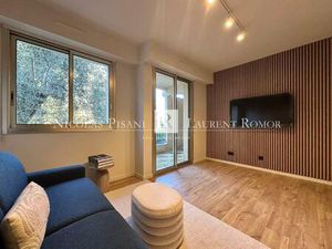 Appartement A Vendre A Beaulieu Sur Mer - 24 M - Centre Ville - Parfait Etat - Balcon