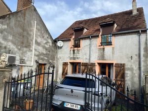 Vente maison 6 pièces 136 m² à Châteaumeillant (18370)  108 600 €