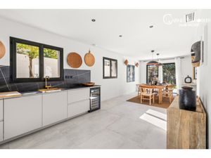 Achat Maison 6 pièces 122m² CEYRESTE 13600