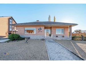 Gelijkvloerse gezinswoning in Velm