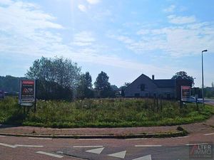 Gunstig gelegen bouwgrond van 5a 63ca voor een halfopen bebouwing.